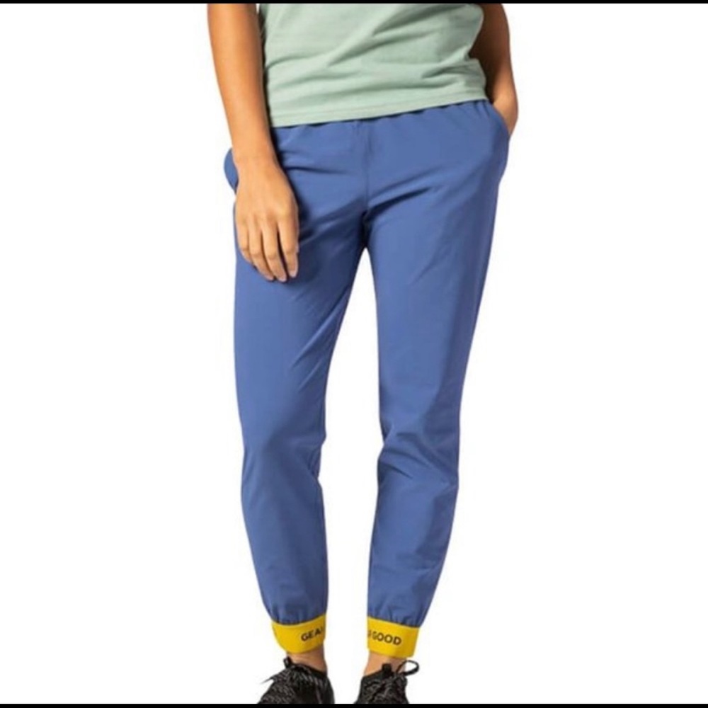 Cotopaxi joggers